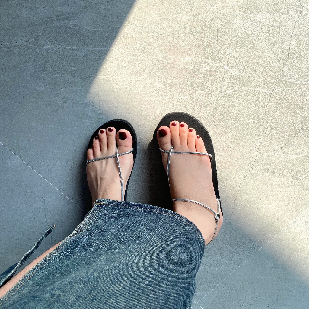 Sandal dây mảnh ảnh kim