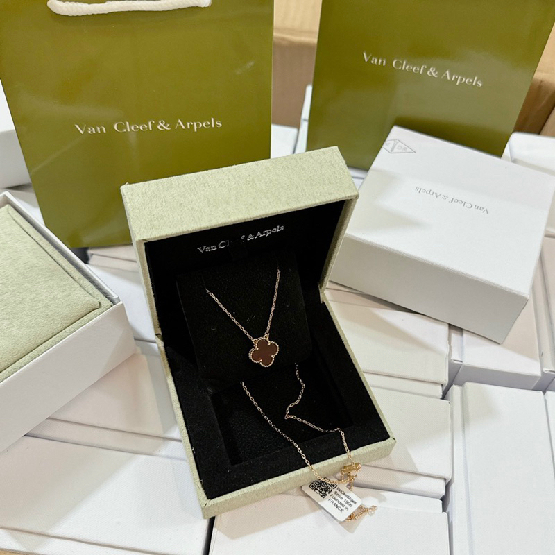 Vòng cổ hoa 4 cánh full box