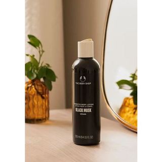 Sữa dưỡng thể hương nước hoa The Body Shop Body Lotion 250ml