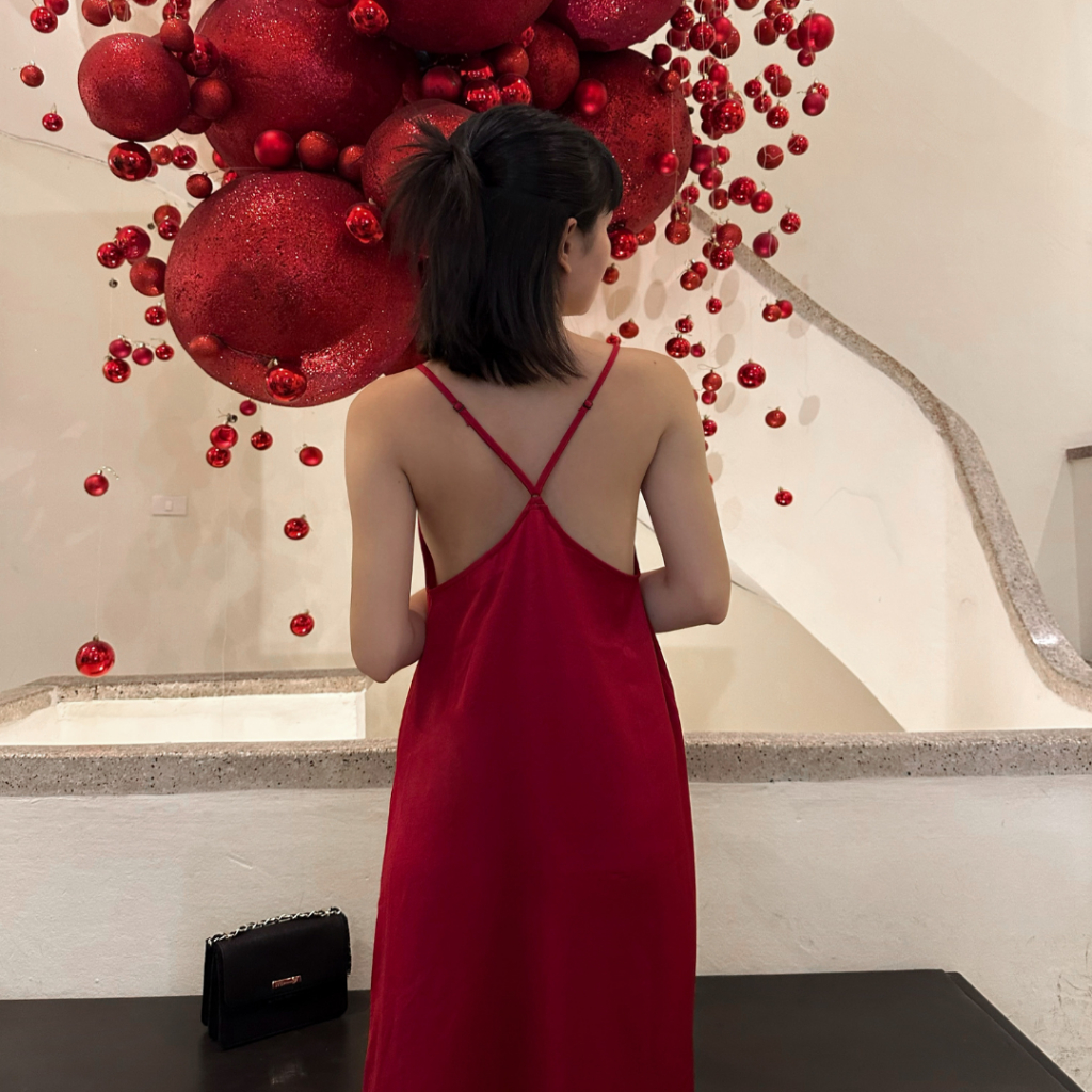 Lueur Dress - Váy hai dây hở lưng, dáng dài vải lụa dày dặn mềm mại