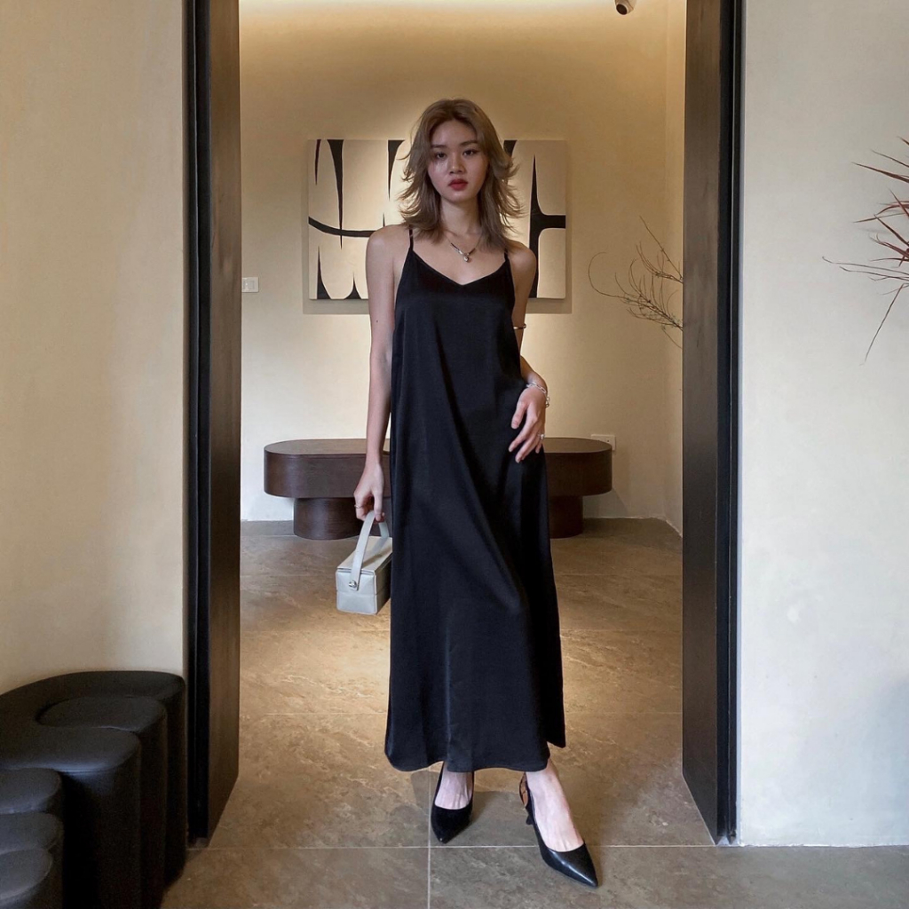 Lueur Dress - Váy hai dây hở lưng, dáng dài vải lụa dày dặn mềm mại