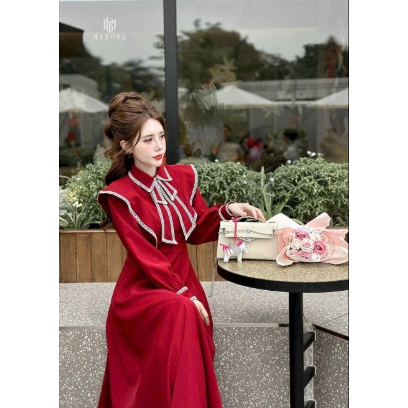 ĐẦM ĐỎ MIDI CỔ SƠ MI BÈO VIỀN NƠ