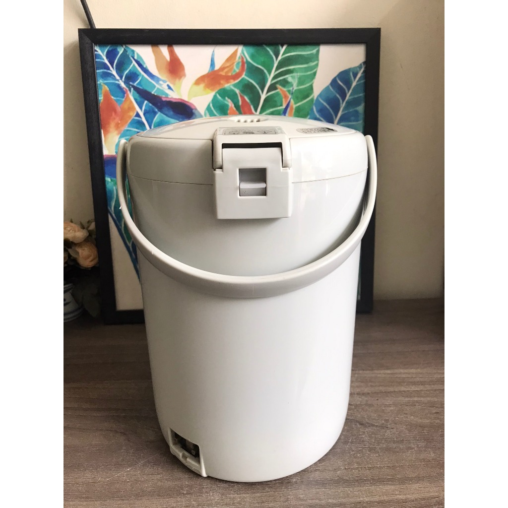 Bình thủy Nhật bãi Tiger PVN-A, dung tích lớn 3.0l, ngoại hình mới trên 90%, màn hình hiển thị nhiệt độ nước