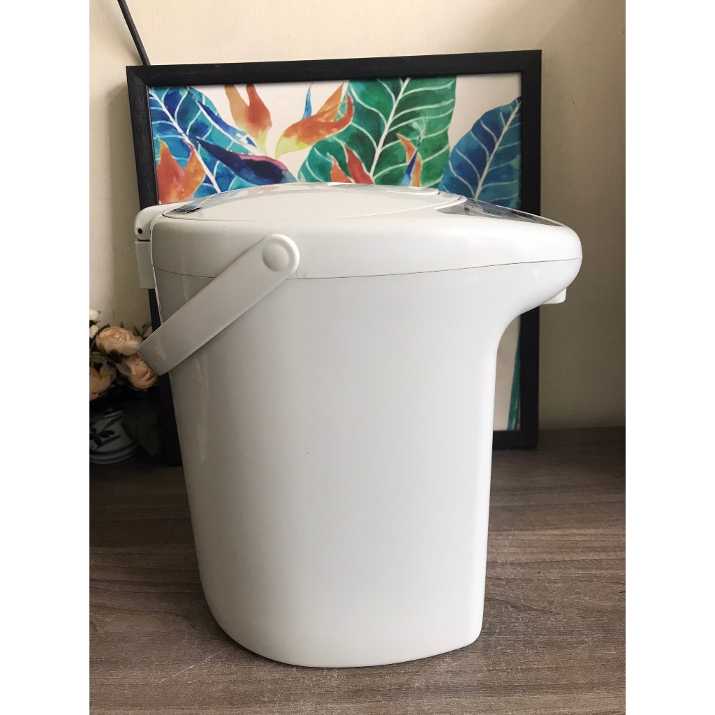 Bình thủy Nhật bãi Tiger PVN-A, dung tích lớn 3.0l, ngoại hình mới trên 90%, màn hình hiển thị nhiệt độ nước