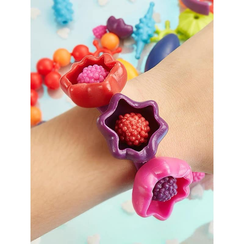 Bộ đồ chơi hộp xâu hạt vòng Charm 550 chi tiết giúp bé khéo léo, sáng tạo