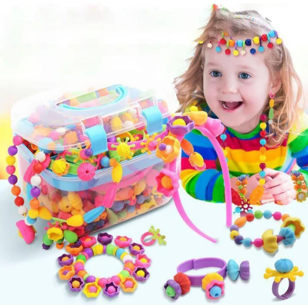 Bộ đồ chơi hộp xâu hạt vòng Charm 550 chi tiết giúp bé khéo léo, sáng tạo