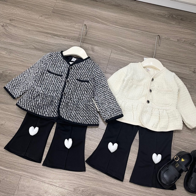 Set quần loe xoẻ gấu đính tim phối áo dạ 2 màu be đen cho bé gái