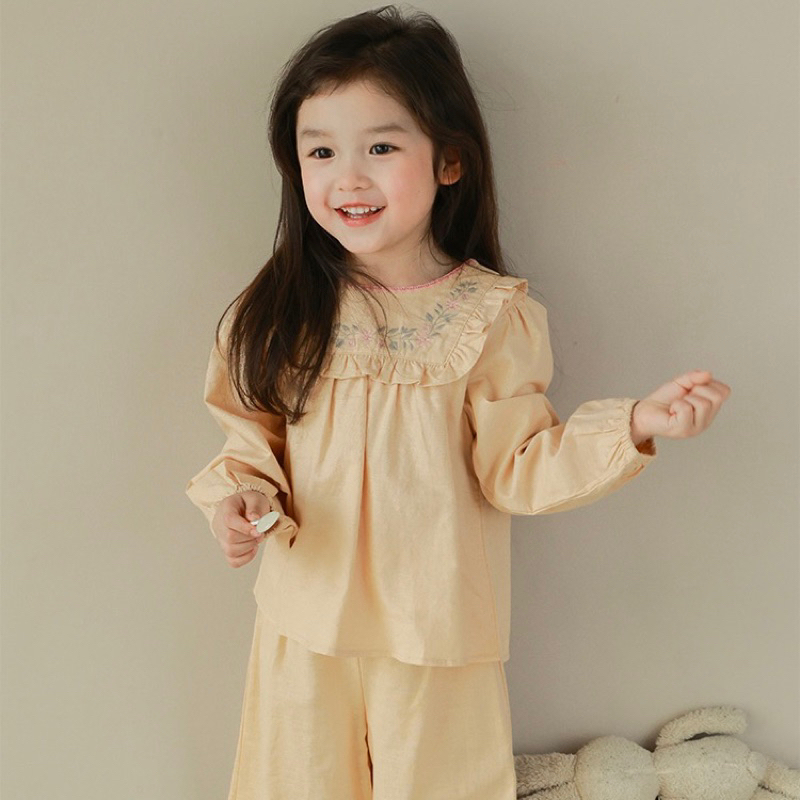 Bộ đũi thêu hoa dài tay kiểu dáng baby doll cho bé gái