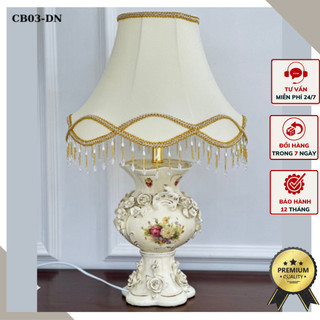 Đèn ngủ - đèn bàn họa tiết hoa hồng CB03-DN mang phong cách tân cổ điển sang trọng. Chất liệu sứ đắp nổi