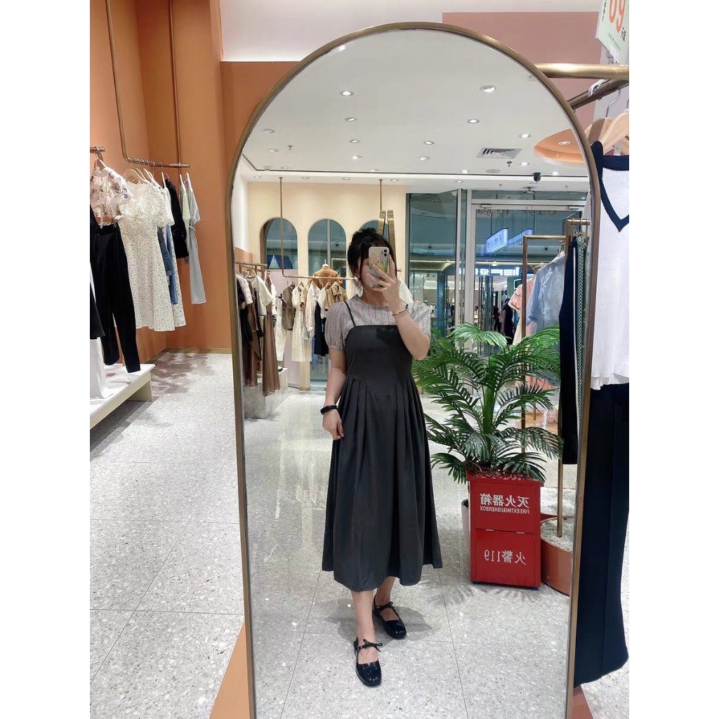 Set váy yếm hai dây thon eo xòe dài xếp ly vintage Hàn Quốc điệu đà + sơ mi tay phồng