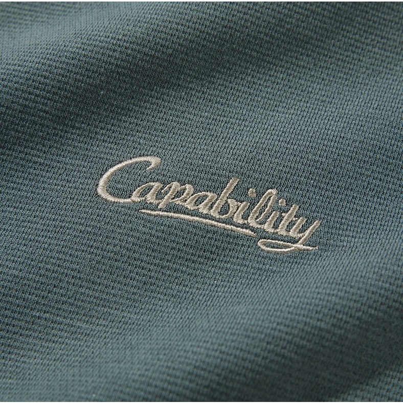 HLA - Áo thun nam dài tay mềm mịn cổ tròn phối chữ thêu Round neck deep green long sleeves top