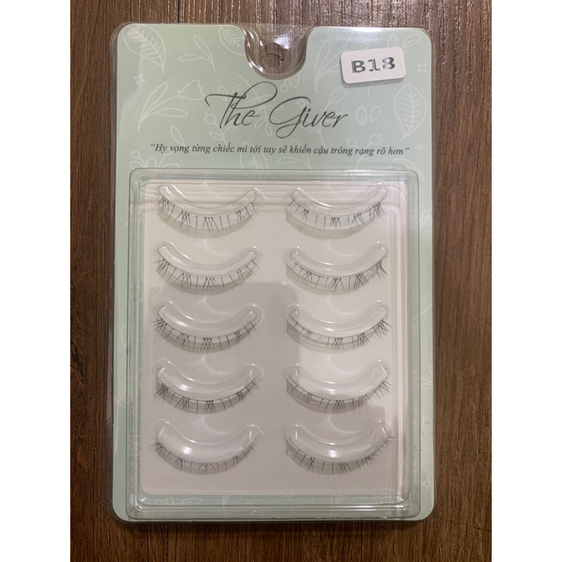 Lông mi giả gân trong The Giver kiểu dáng tự nhiên