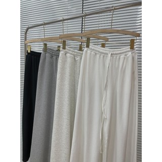 𝐋𝐘𝐂𝐇𝐄𝐍- Quần nỉ ống rộng (Juhi Pant)