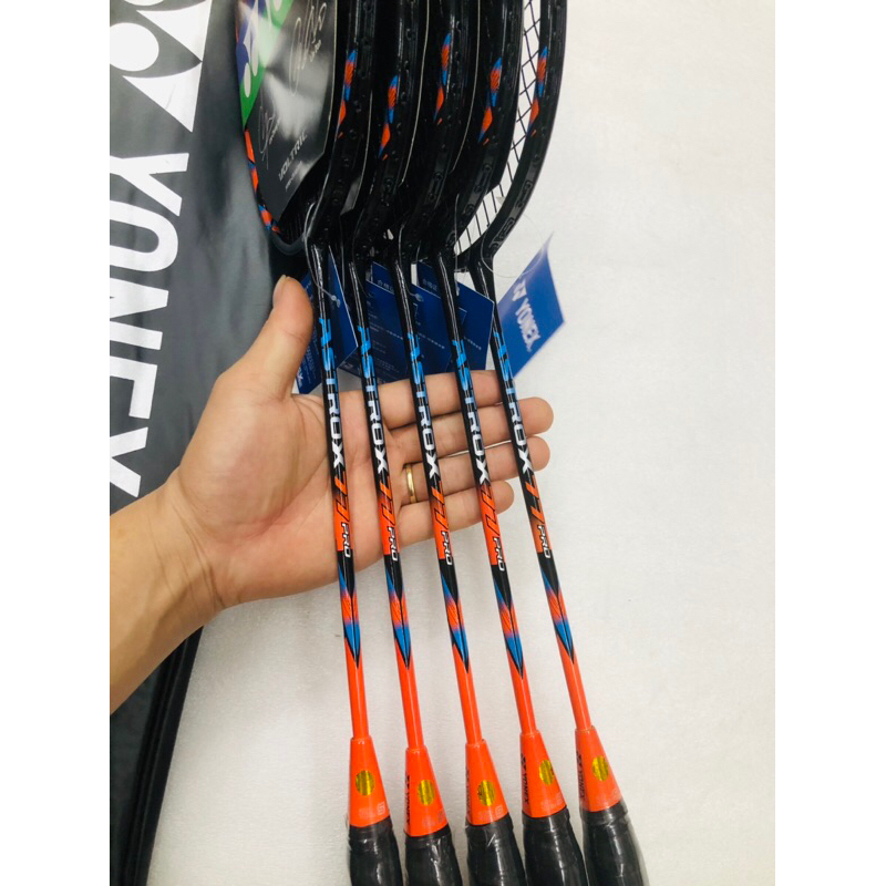 VỢT CẦU LÔNG YONEX KHUNG CARBON ASTROX77 PRO và ASTROX88D PRO(tặng lưới đan + cuốn cán)