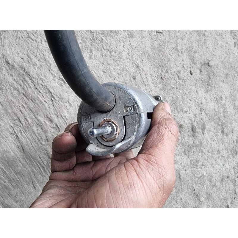 Máy cắt tôn mỏng hàng nhật bãi điện 100v