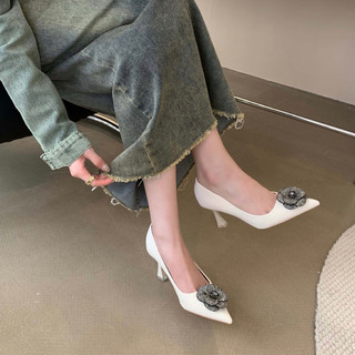 Giày cao gót nữ mũi nhọn 7 phân đính charm đá hoa trà có bigsize 40 41 42 cho nàng ngoại cỡ - TOFFLY SHOES