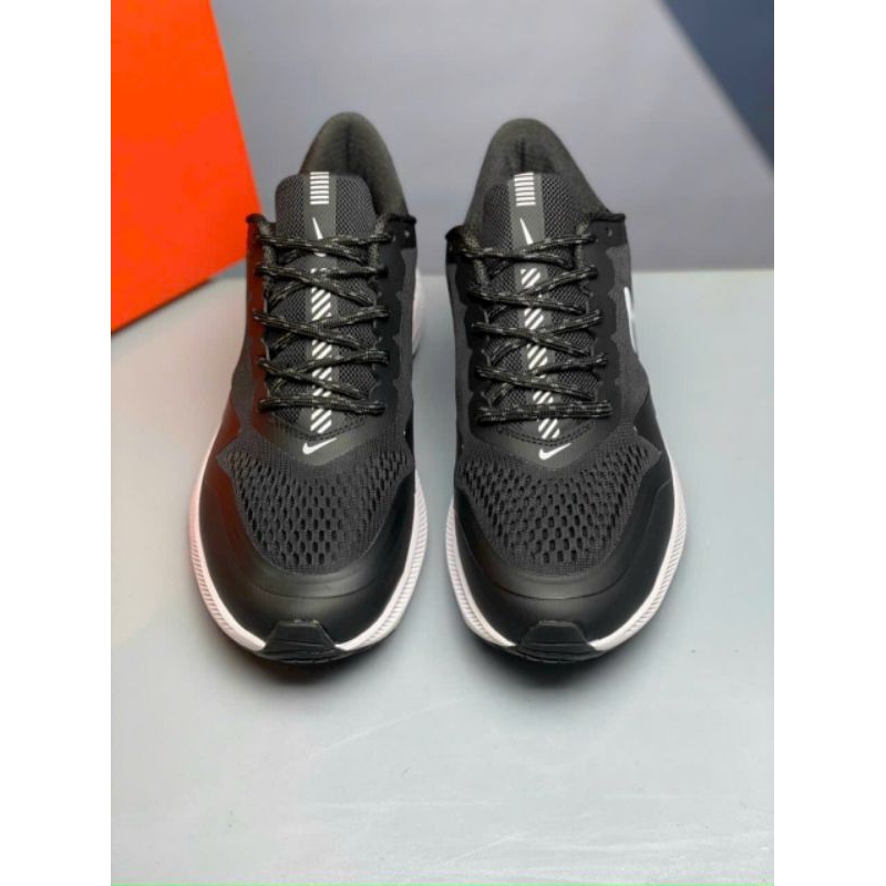 Giày thể thao Nike Zoom Winflo 8 Shield
