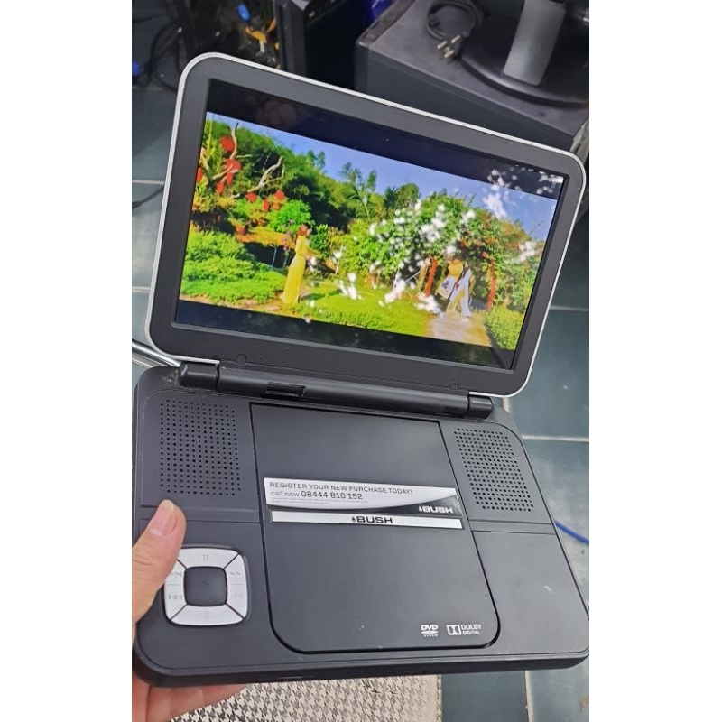 Đầu đĩa DVD có màn hình, loa. tiện lợi.