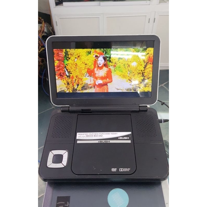 Đầu đĩa DVD có màn hình, loa. tiện lợi.
