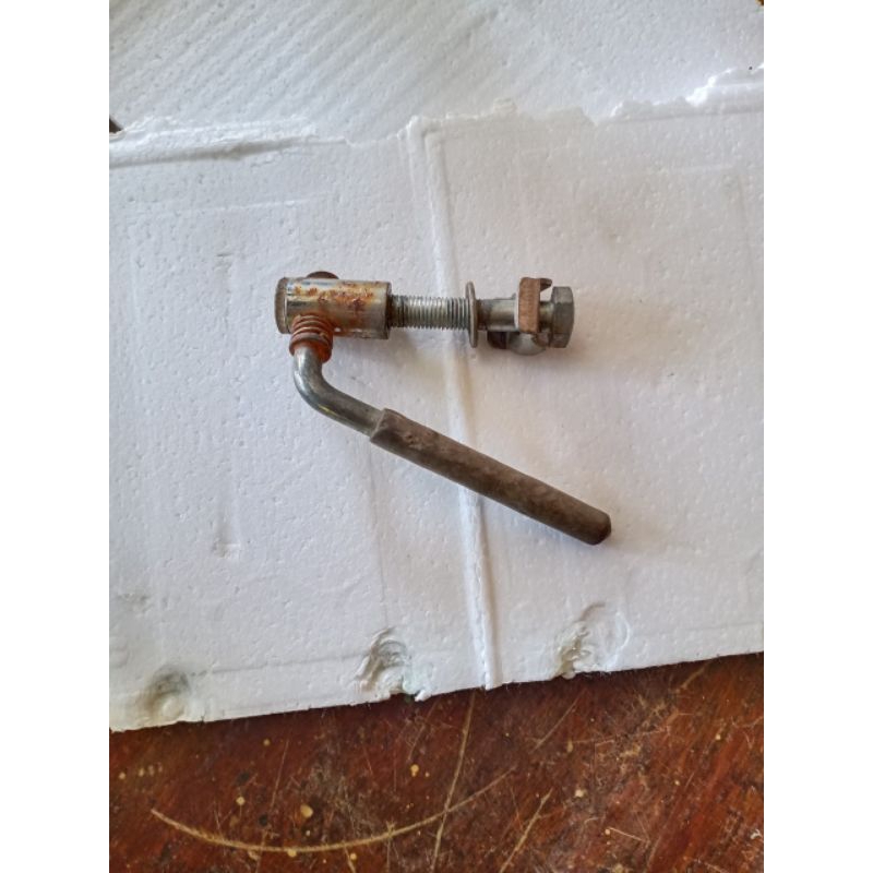 tay khóa yên xe đạp nhật bãi