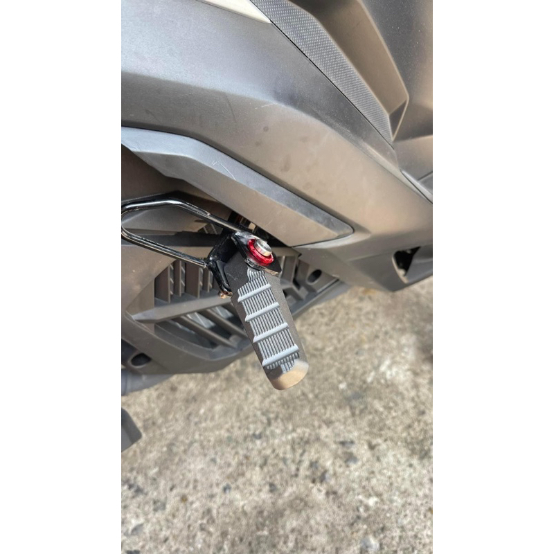 Gác Chân Sau TAKEGAWA Gắn Xe Dream, Wave, Fu Led, Vision, AB ,Nhôm Đúc