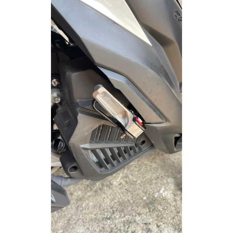 Gác Chân Sau TAKEGAWA Gắn Xe Dream, Wave, Fu Led, Vision, AB ,Nhôm Đúc