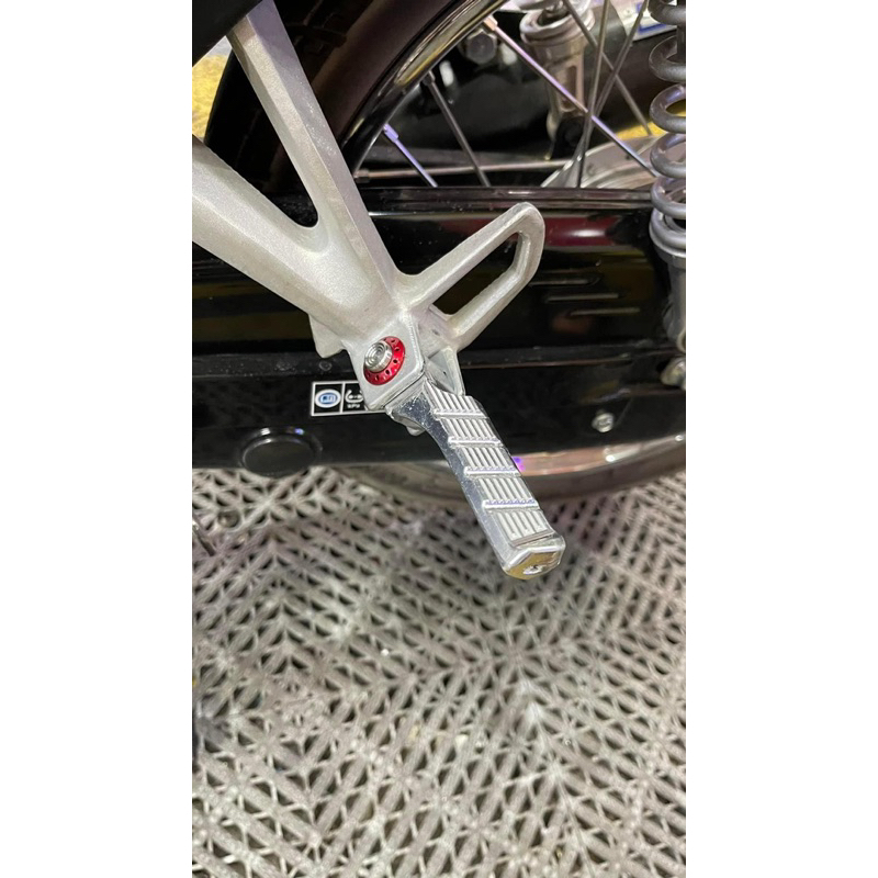 Gác Chân Sau TAKEGAWA Gắn Xe Dream, Wave, Fu Led, Vision, AB ,Nhôm Đúc