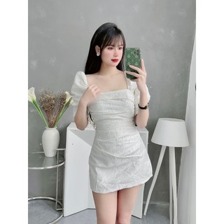 Váy gấm cổ vuông tay bồng