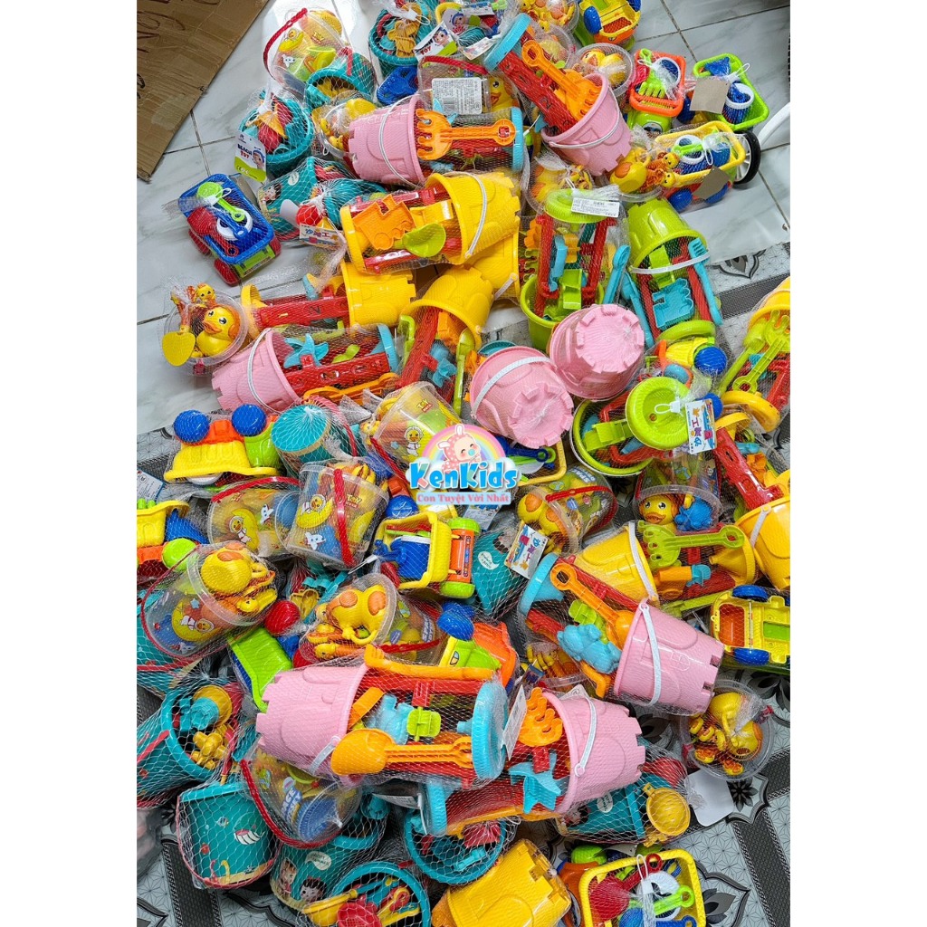 Đồ chơi xúc cát đi biển kèm xô nhiều chi tiết - Xe Ben xúc cát / Dụng cụ làm vườn cho bé - SP0438