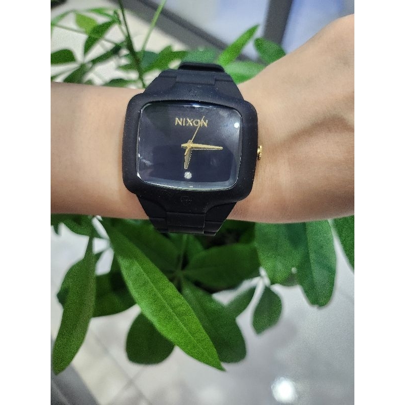 ĐỒNG HỒ SI NHẬT CHÍNH HÃNG DÂY CAO SU DÀNH CHO NAM - THUƠNG HIỆU NIXON