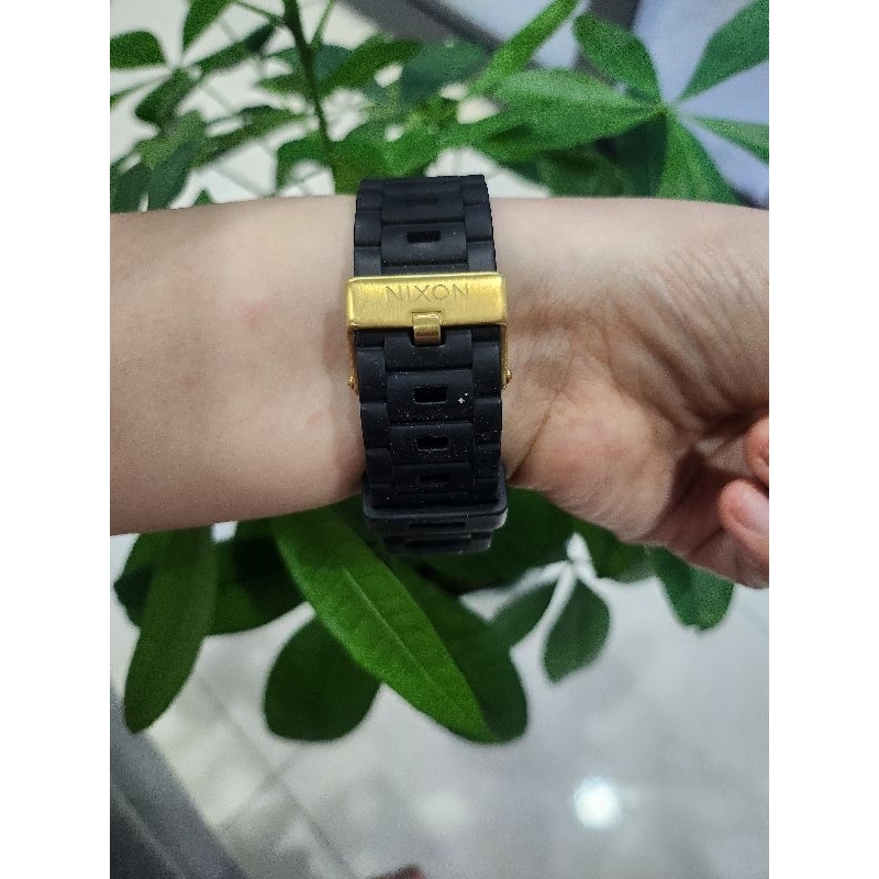 ĐỒNG HỒ SI NHẬT CHÍNH HÃNG DÂY CAO SU DÀNH CHO NAM - THUƠNG HIỆU NIXON