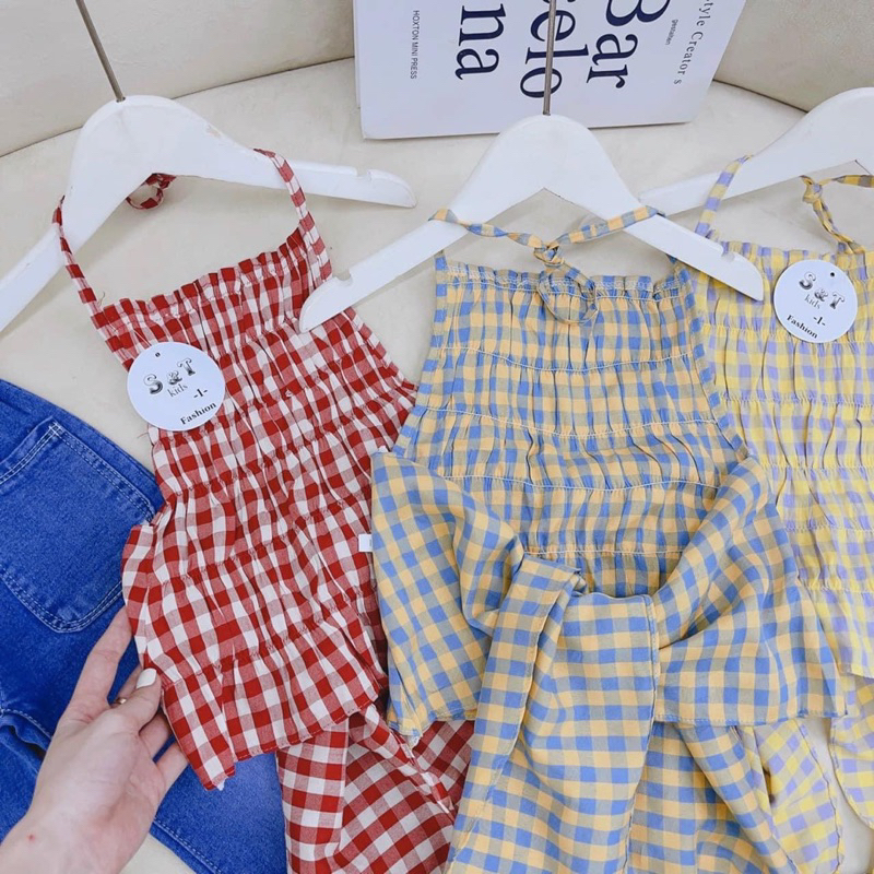 Sét jean cổ yếm quần ống suông bé gái