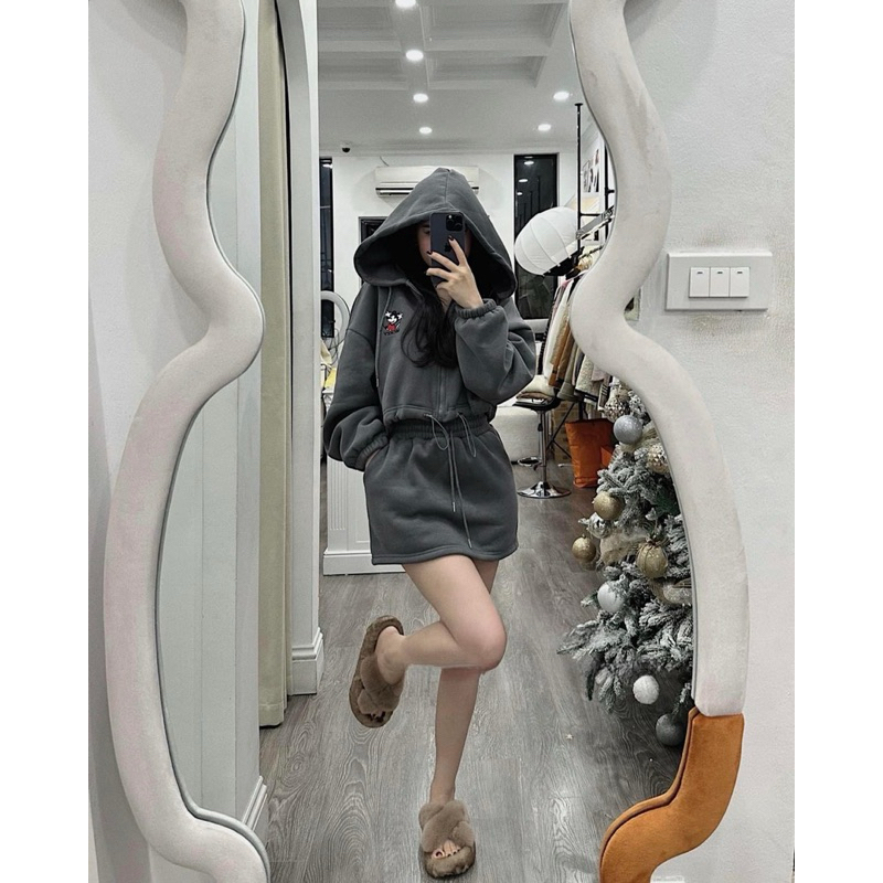 SET ÁO CROP NỈ MICKEY THÊU XÁM KÈM CV BIGSIZE