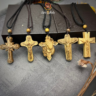 Vòng cổ thánh giá trầm hương tốc tự nhiên - trang sức công giáo thiết kế - lavie catholic