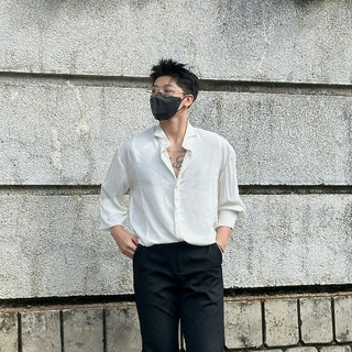Sm lụa trơn che nút cổ bẻ tam giác form rộng