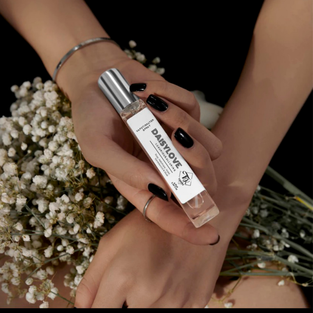 Nước hoa nữ TaenKo Daisy Love sang trọng, cuốn hút, ngọt ngào lưu hương lâu gây ấn tượng sâu dạng xịt 10mL