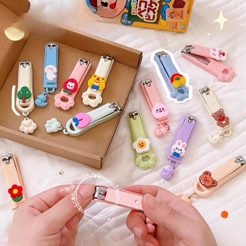 Bấm Móng Tay Chân Có Lỗ Treo Tặng Kèm 1 Hình Dán Nổi Cute