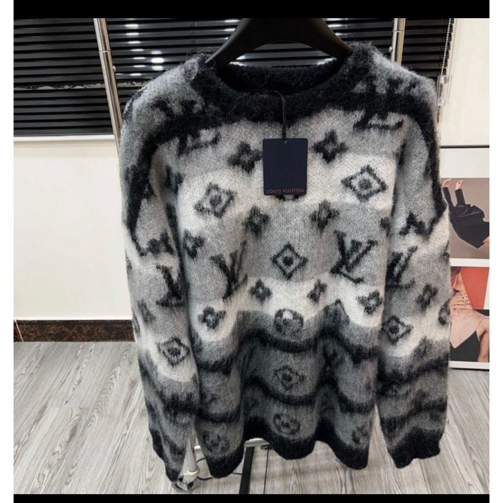 Áo Len LV Nam Nữ Cổ Bo Tròn Hàng Quảng Châu Cao Cấp-Áo Len Nam Nữ Hàng Đẹp Chuẩn Form Nam Nữ