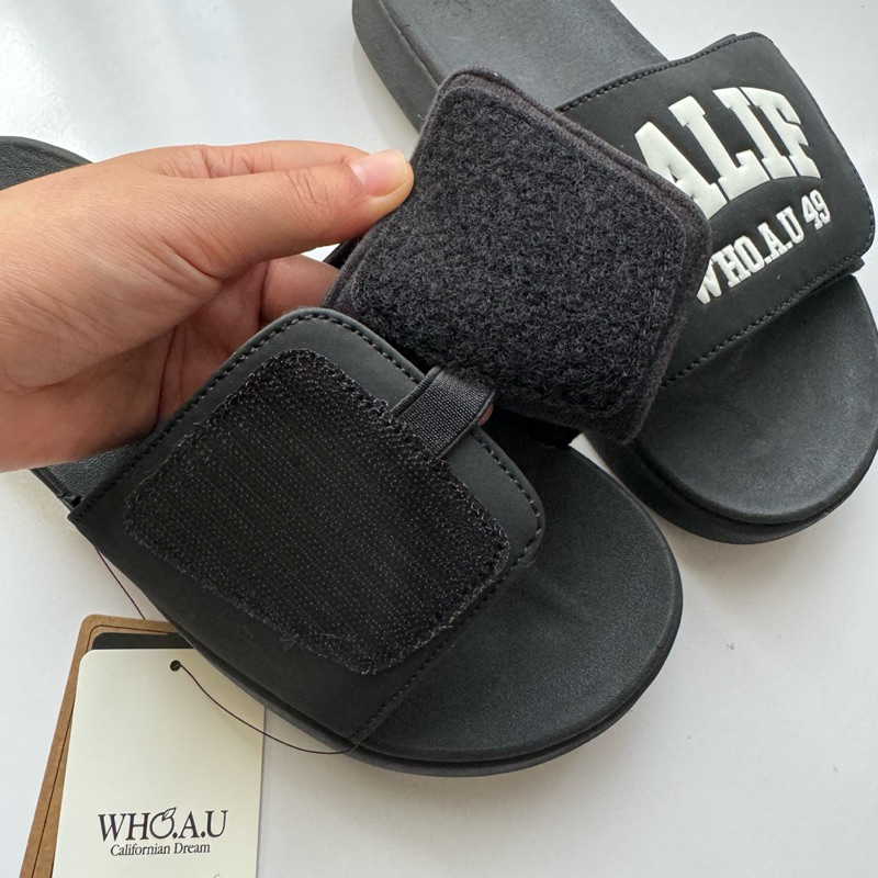 Dép đúc quai ngang WHO.A.U WHAPD1233A  siêu nhẹ chống trơn trượt  màu đen