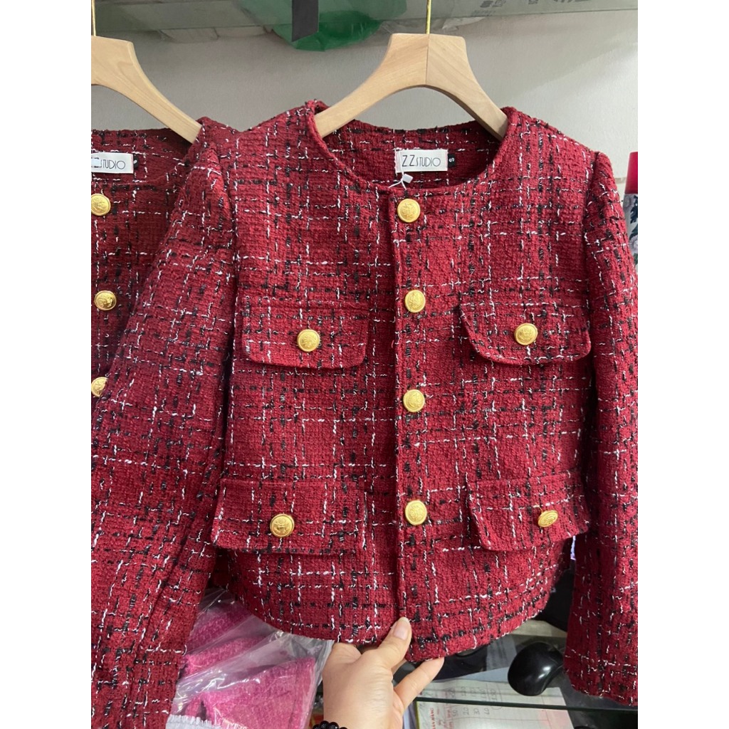 Áo khoác dạ nữ màu đỏ, áo dạ dáng ngắn thiết kế tay dài 4 túi, áo vải dạ tweed đính cúc đồng sang chảnh tiểu thư