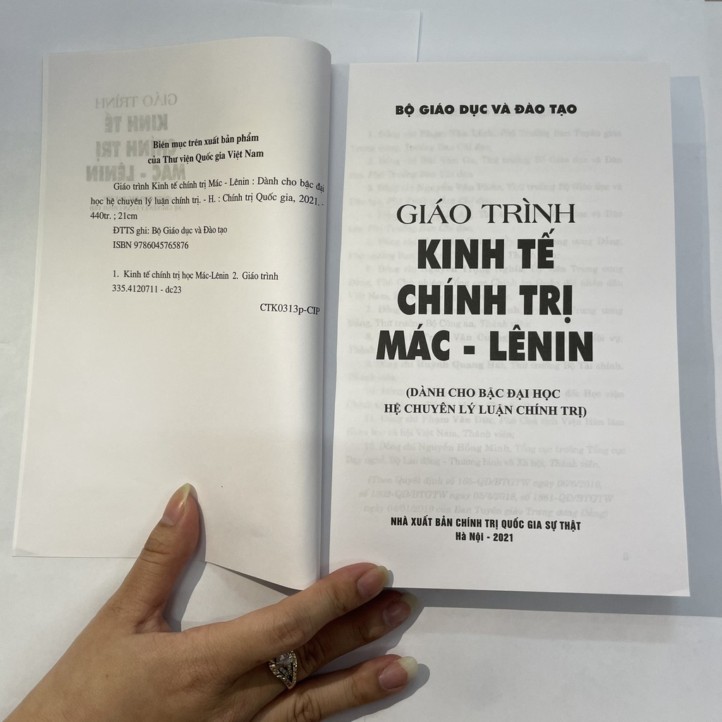 Sách-  Giáo trình Kinh tế chính trị Mác – Lênin )