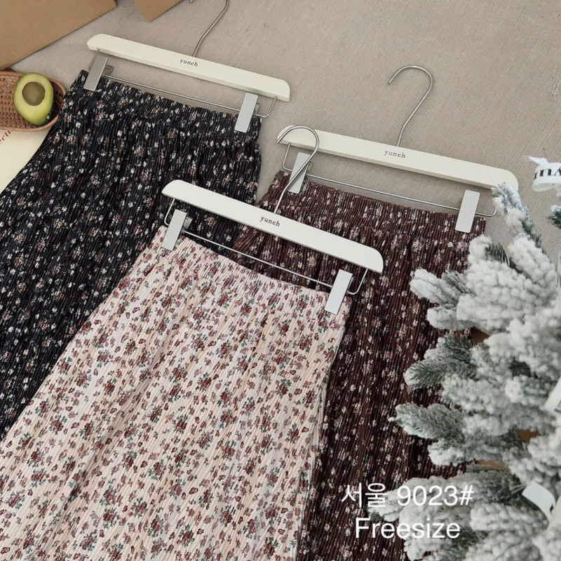 Chân váy nhung tăm