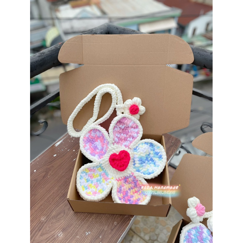 TÚI HOA LEN 5 cánh sắc màu, túi len handmade BLOOMBAG, ib shop để lựa thêm màu