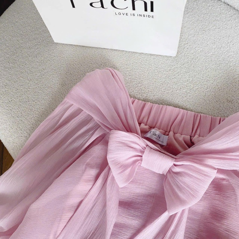 Váy dáng xuông trễ vai phối nơ