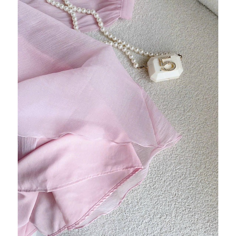 Váy dáng xuông trễ vai phối nơ