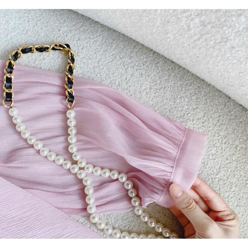 Váy dáng xuông trễ vai phối nơ