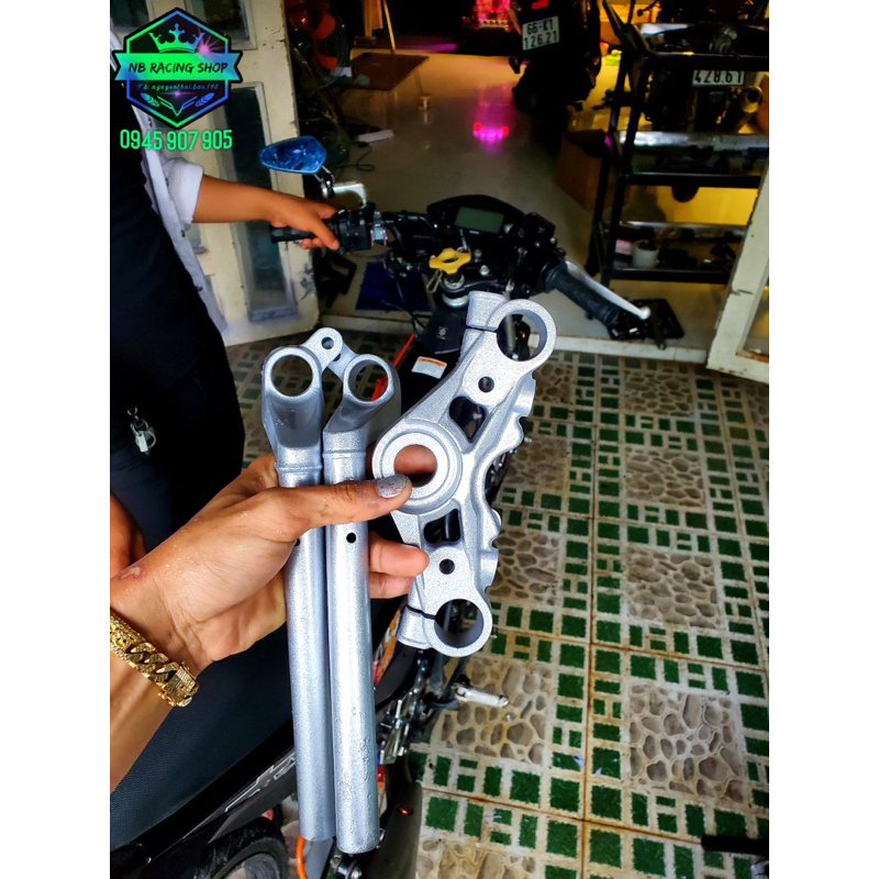 Ghi Đông Chảng 3 Zin Satria Raider Fi Sơn Bạc Hàng Tháo Xe.NB Racing Shop