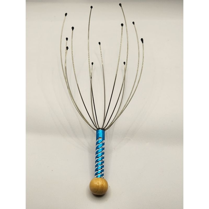 Cây Gãy Ngứa Và Massage Đầu Giúp Lưu Thông Máu