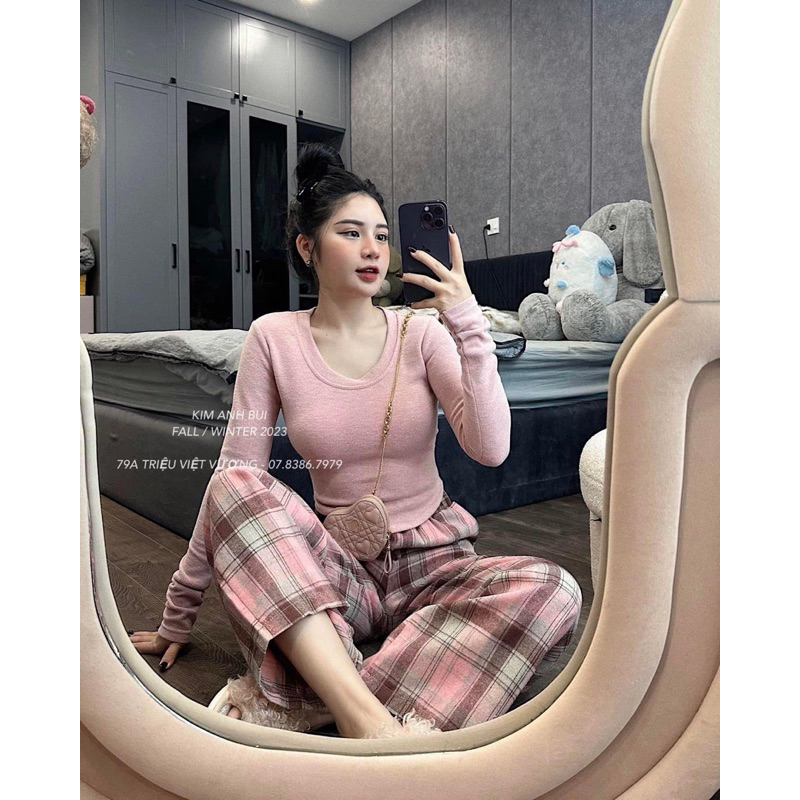 Set Áo Len Quần Kẻ Hồng Kim Anh Bùi