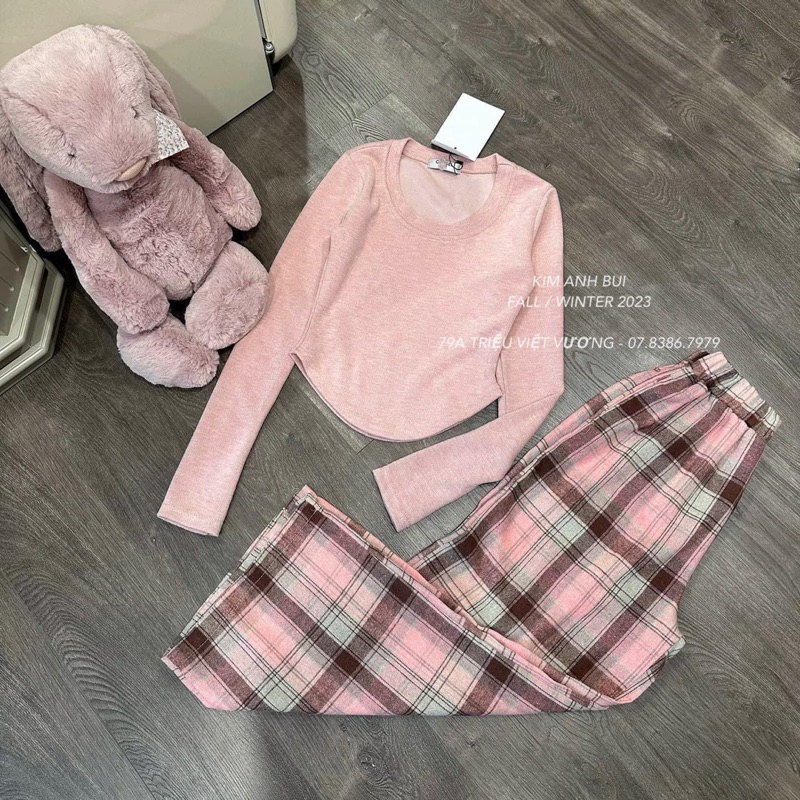 Set Áo Len Quần Kẻ Hồng Kim Anh Bùi